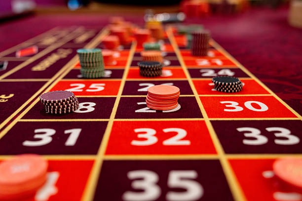 Sic Bo dice and betting board